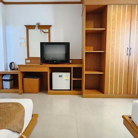 Eden Park Hotel Patong Exterior foto