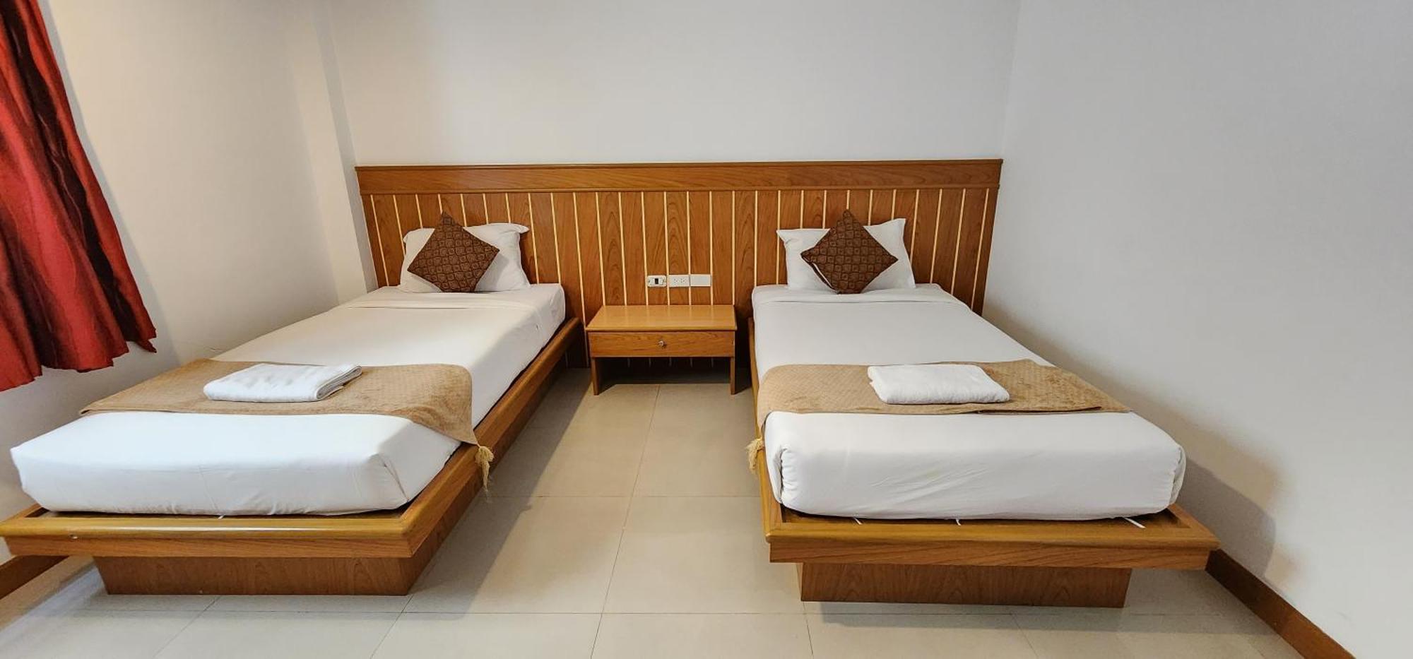 Eden Park Hotel Patong Exterior foto