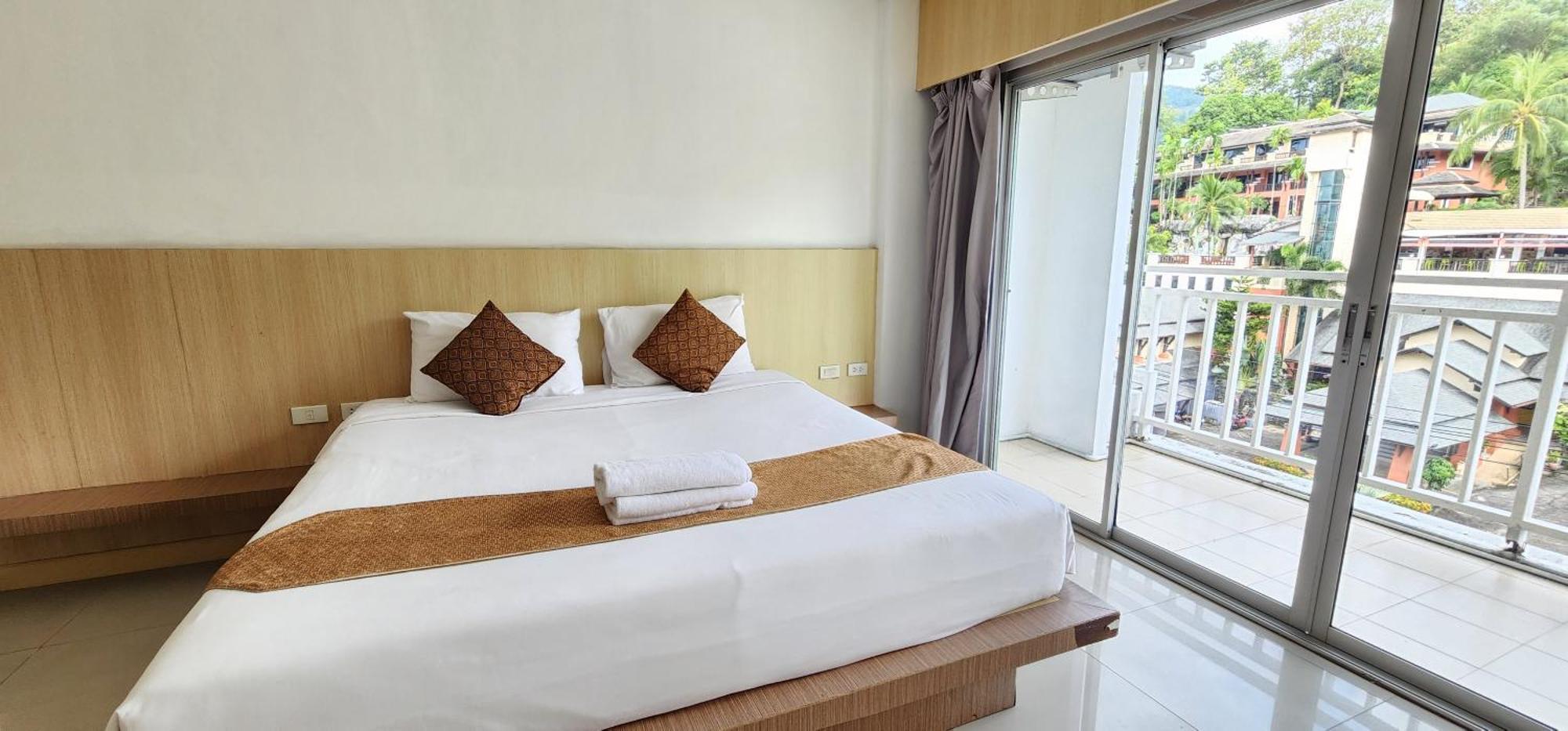 Eden Park Hotel Patong Exterior foto