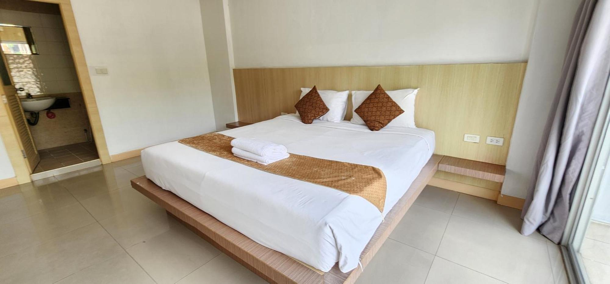 Eden Park Hotel Patong Exterior foto