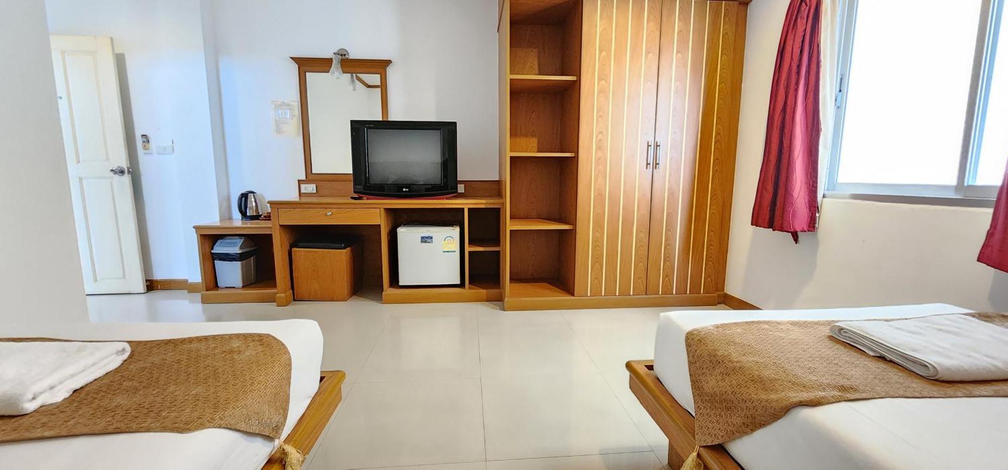 Eden Park Hotel Patong Exterior foto