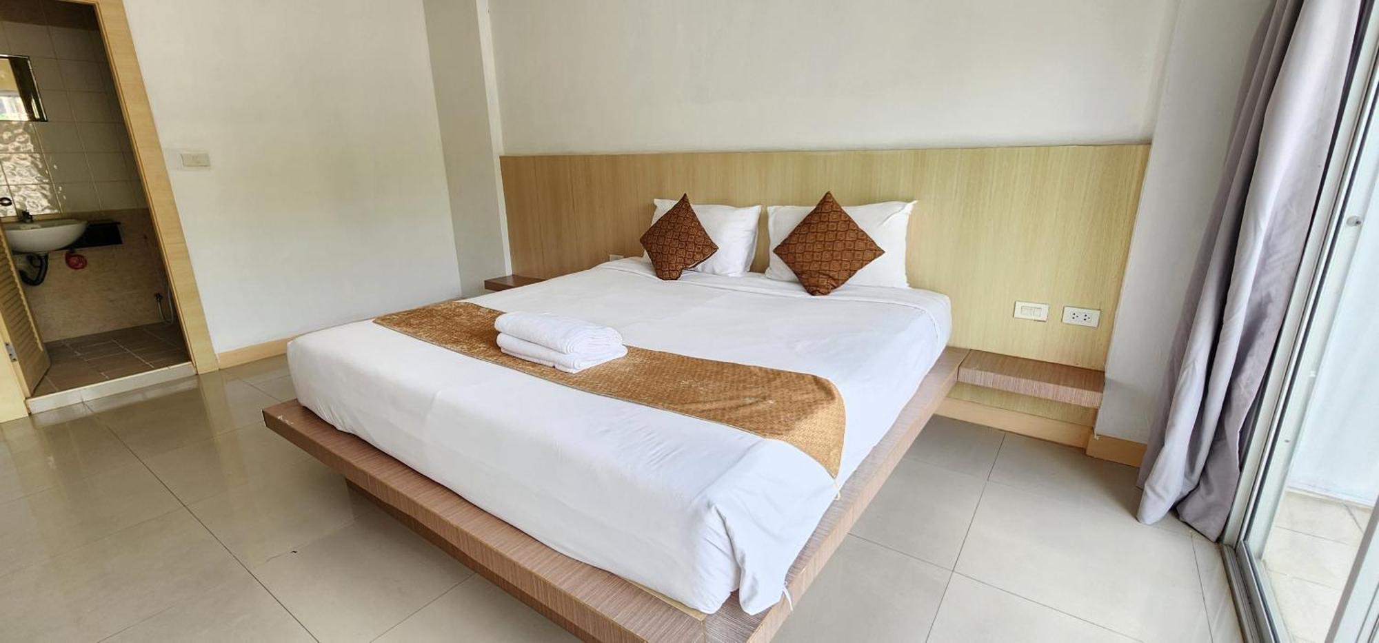 Eden Park Hotel Patong Exterior foto