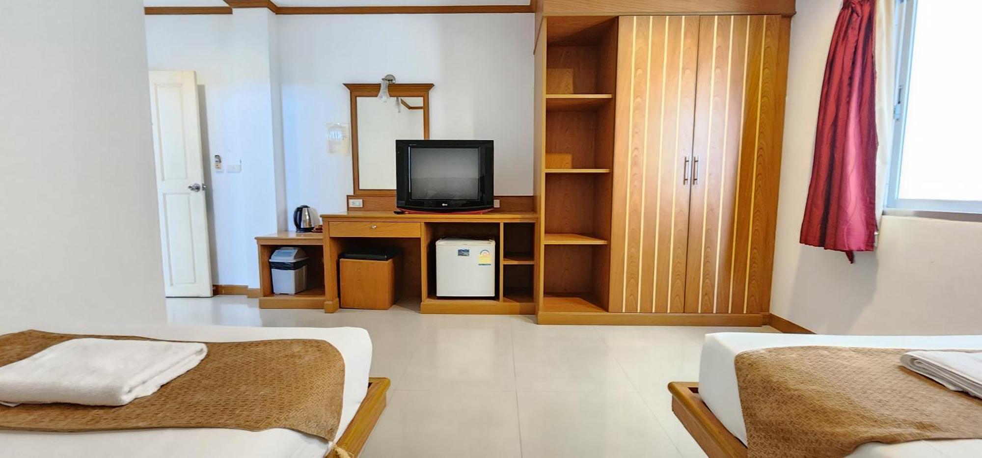Eden Park Hotel Patong Exterior foto